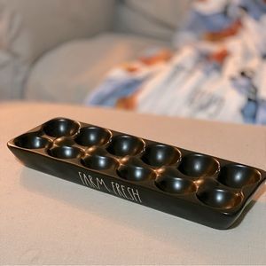 Rae Dunn FARM FRESH 12 egg holder: black